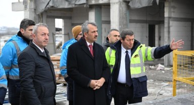 Vali Sezer, hızlı tren garında incelemede bulundu