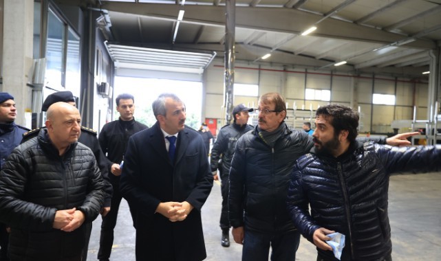 Vali Sezer Yanan Fabrikada