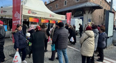 Vatandaşı soğukta 40 dakika bekletti