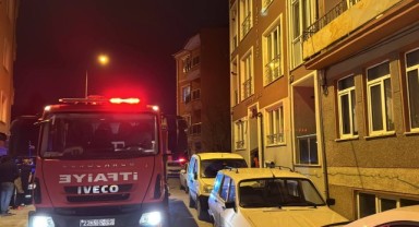Yangın çıkan apartmandaki genci ekipler kurtardı