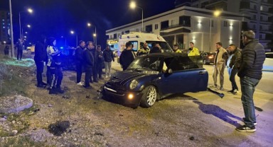 2 otomobilin çarpıştığı kazada 4 kişi yaralandı