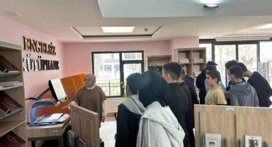 5’nci sınıf öğrencileri kütüphaneyi ziyaret etti