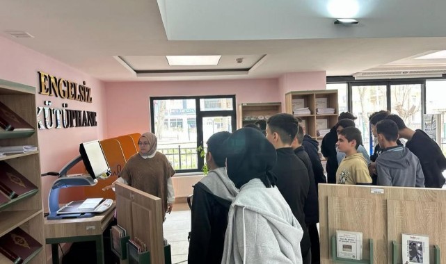 5’nci sınıf öğrencileri kütüphaneyi ziyaret etti
