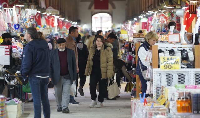Bayram alışverişleri tarihi çarşıları hareketlendirdi