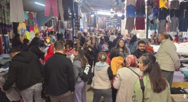 Cuma pazarında hareketlilik yaşandı