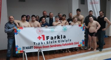 Down sendromlu çocuklar, yüzme yarışmasına katıldı
