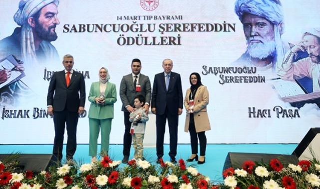 Erdoğan: 37 bin yeni sağlık personeli alacağız