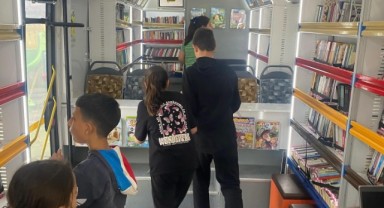 Gezici Kütüphane Köy Okullarındaki Çocukları Kitapla Buluşturuyor