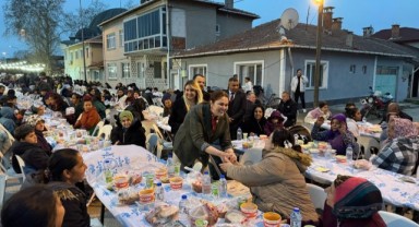 İba, “Bu mübarek ayın bereketiyle birlik ve beraberliğimizin daim olmasını diliyorum”