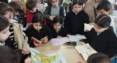 İl Halk Kütüphanesi minik öğrencileri ağırladı
