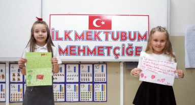 Okuma yazma öğrenen minikler Mehmetçiğe mektup yazdı