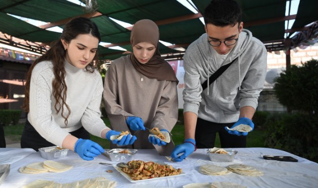 Uluslararası öğrenciler iftar sofrasında buluşuyor