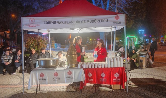 Vakıflar vatandaşlara salep ikram etti