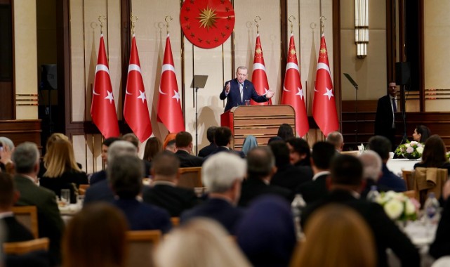 Yılmaz “Eğitim Ailesi ile İftar Programı”na katıldı