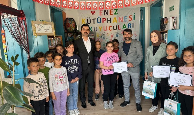 En çok kitap okuyan öğrencilere sertifika