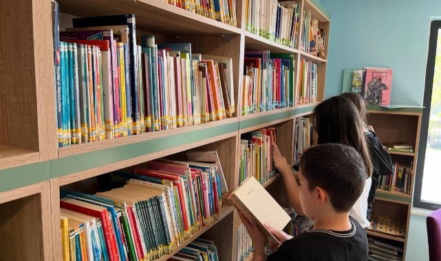 Halk Kütüphanesi’ne öğrencilerin ziyareti sürüyor
