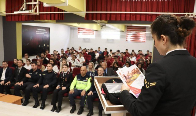 Kariyer günü etkinliğine jandarmadan katkı
