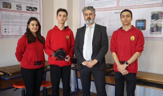Öğrencilerinden CIPA hastalarına umut olacak akıllı eldiven