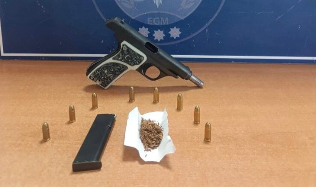 Ruhsatsız silah ve uyuşturucuyla yakalanan şahıs gözaltına alındı