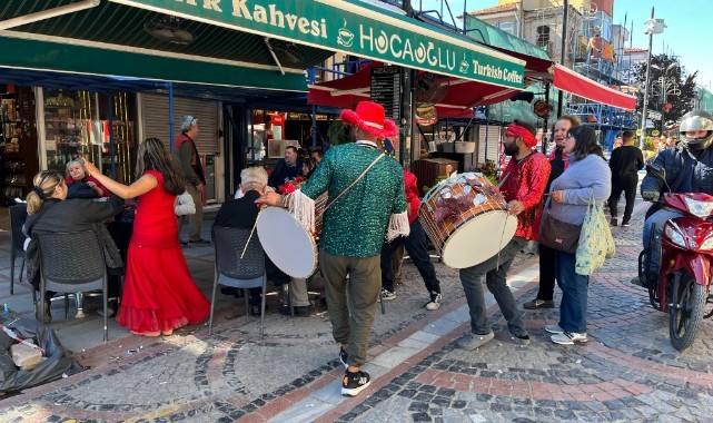Şenliklere davet ritüeli devam ediyor