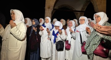 76 hacı adayı törenle kutsal topraklara yolcu edildi