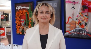 Atıklardan resim ve obje sergisi açıldı