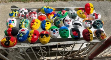 Çocuklarla maske boyama etkinliği