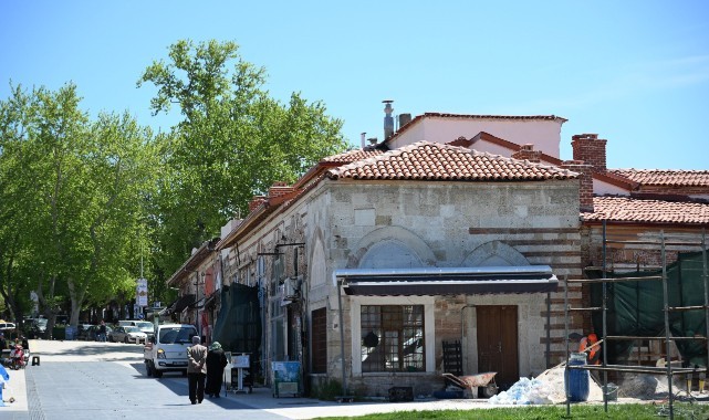 Havlucular Hanı ve Mezit Bey Hamamı'ndaki restorasyon çalışmaları sürüyor