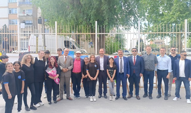 İlkokul öğrencilerinin eserleri sergilendi
