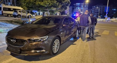 Otomobille çarpışan motosikletin sürücüsü yaralandı