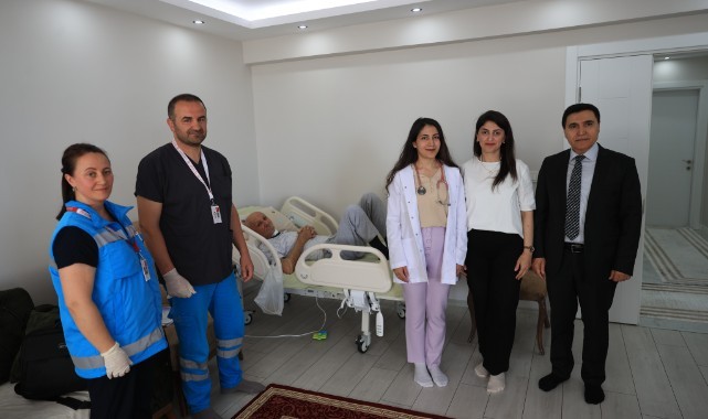 Sağlık neferleri, 2 bin 510 hastaya evinde hizmet veriyor