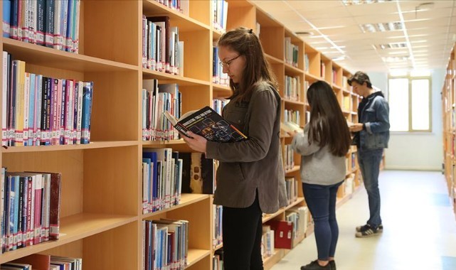 10 halk kütüphanesinde 289 bin 583 kitap bulunuyor