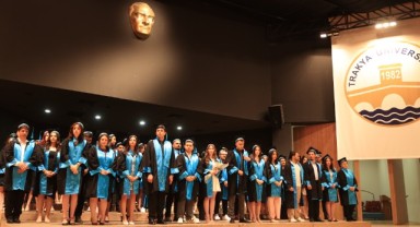 48 yaşında üçüncü üniversitesini tamamladı
