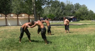 Edirneli pehlivanlar hazırlıklarına devam ediyor