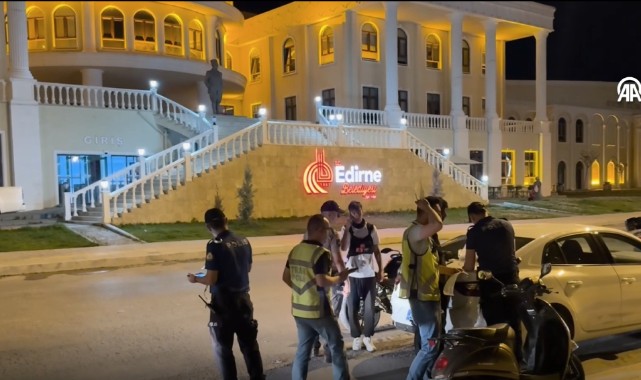 Ehliyetsiz sürücü ile annesine 37 bin lira ceza