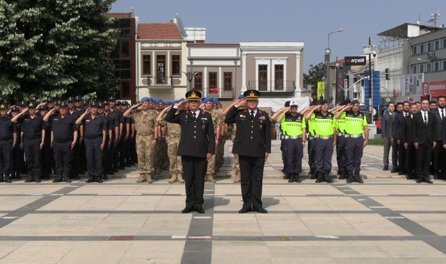 Geçit töreni ilgiyle takip edildi