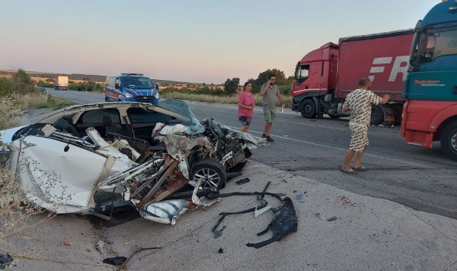 Tıra çarpan otomobilin sürücüsü ağır yaralandı