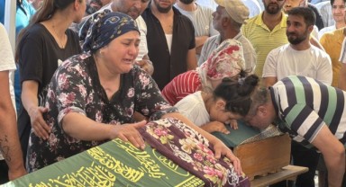 Trafik kazasında hayatını kaybeden 5 kişinin cenazeleri defnedildi