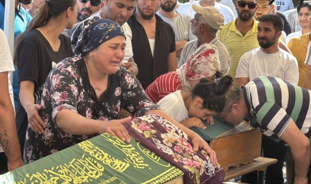 Trafik kazasında hayatını kaybeden 5 kişinin cenazeleri defnedildi