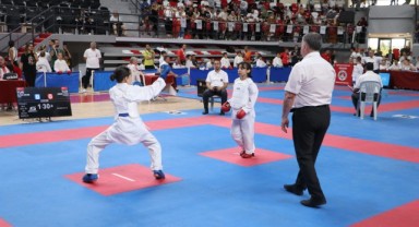 Asya Önel Türkiye Minikler Karate Şampiyonası başladı