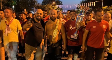 Başpehlivan Okulu, pehlivan hamamı geleneğini sürdürdü