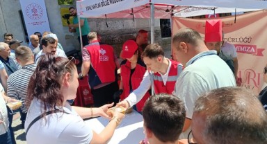 Cuma Namazı’nda pehlivanlar tarihi camileri doldurdu