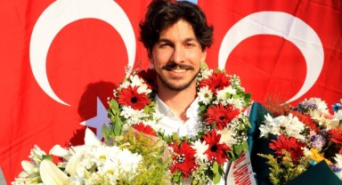 Dünya Ralli Şampiyonası'nda birinci olan Türkkan’a coşkulu karşılama