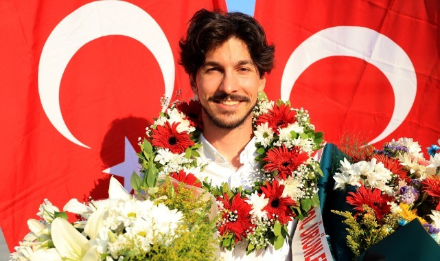 Dünya Ralli Şampiyonası'nda birinci olan Türkkan’a coşkulu karşılama