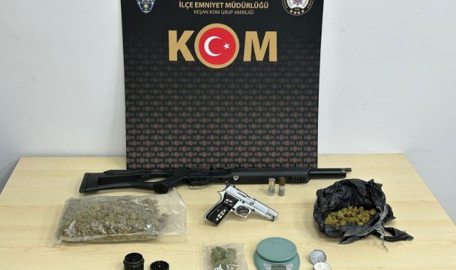 Evinde uyuşturucu ve ruhsatsız silah bulunan şüpheli gözaltına alındı