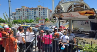 HAK-İŞ, Türkiye genelinde şehitler için tek yürek oldu