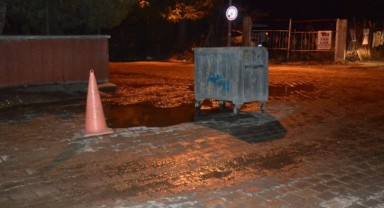 Su patlağı trafikte aksamalara neden oldu