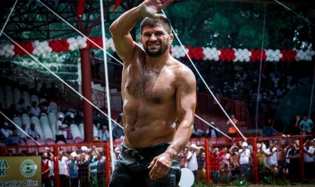 “Yağlı güreş, oyunu ve ahlakıyla güzel”