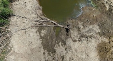 Aşırı sıcaklar Teke Deresi'ni susuz bıraktı