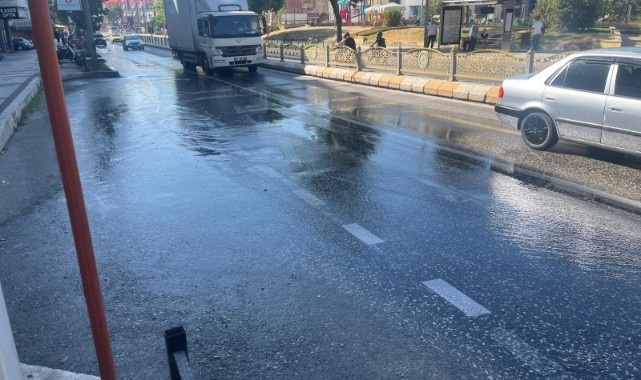 Ayşekadın’da su patlağı hayatı olumsuz etkiledi